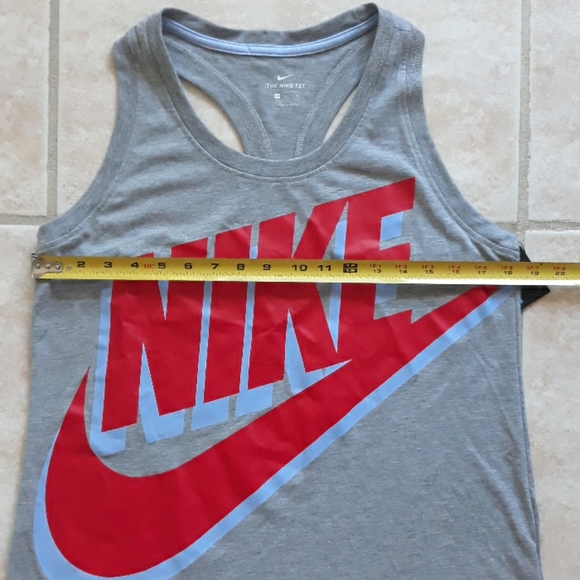 Nike ladies tank top - Picture 6 of 8